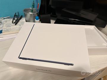 MACBOOK AIR