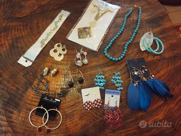 Bigiotteria varia collane e orecchini