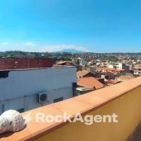 TRE VANI CON TERRAZZA - PICANELLO VIA WRZI'