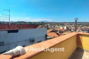 TRE VANI CON TERRAZZA - PICANELLO VIA WRZI'