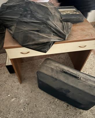 Scrivania in legno