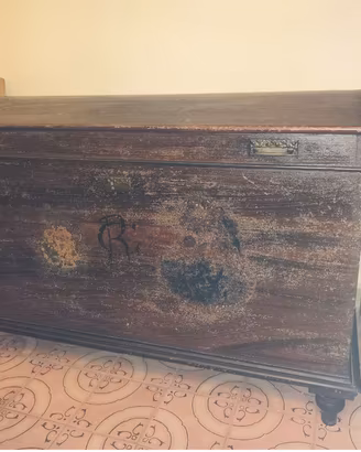 Antica Cassapanca in Legno