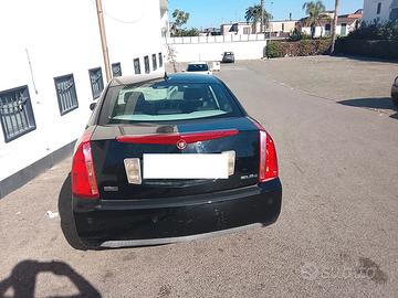 Cadillac BLS – Berlina Elegante e Spaziosa