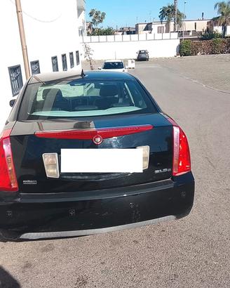 Cadillac BLS – Berlina Elegante e Spaziosa