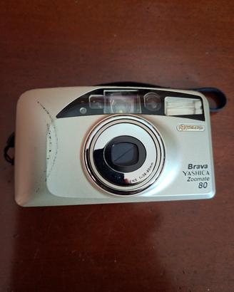 Macchina fotografica Yashica Zoomate 80