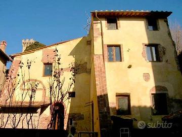 Rustico / Casale di 150 m² con 5 locali a Vicopisa