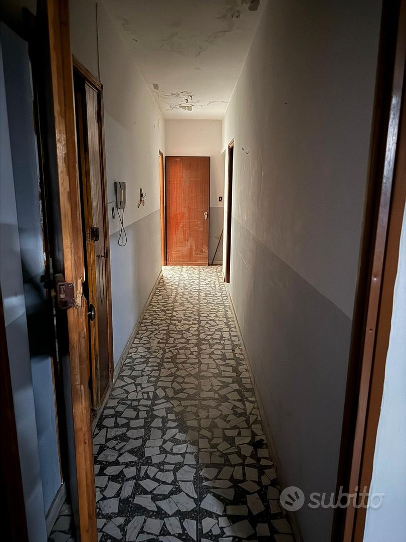 Casa situata a mesoraca. Appartamento 2 piano - Vista 3