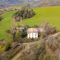 AMPIA VILLA BIFAMILIARE DA RISTRUTTURARE - ZONA ME