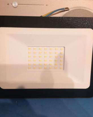 Faro a led 2700 lumen