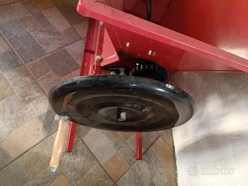 Pigiatrice uva della Grifo