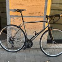Bici in titanio Lynskey R140