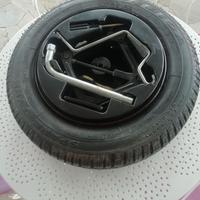 ruotino di scorta completo di accessori e cric