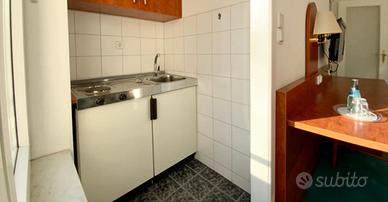 PIAZZA DERNA PICCOLO MONOLOCALE : 275 EURO