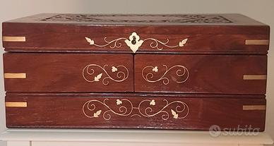 COFANETTO PORTAGIOIELLI IN PALISSANDRO INDIANO