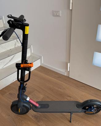 Monopattino elettrico Xiaomi Mi Electric Scooter 3