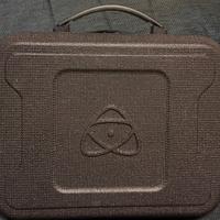 Atomos valigetta originale