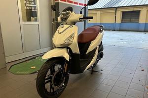 Sym Symphony 125/200 bauletto 33 Lt. incluso
