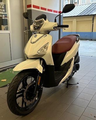 Sym Symphony 125/200 bauletto 33 Lt. incluso