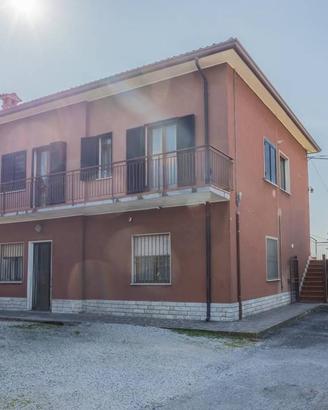 Villa con vista unica sul Lago di Garda