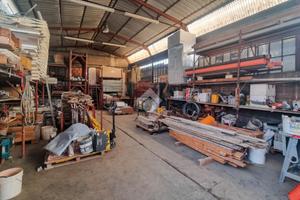 CAPANNONE A CALOLZIOCORTE