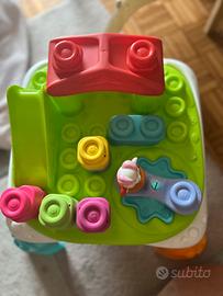 Tavolino gioco con mattoncini