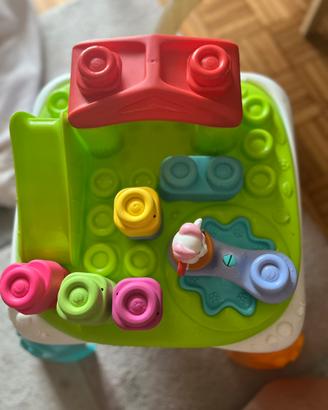 Tavolino gioco con mattoncini