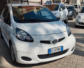 TOYOTA AYGO 1.0 BENZ NAVI GARANZIA FULL