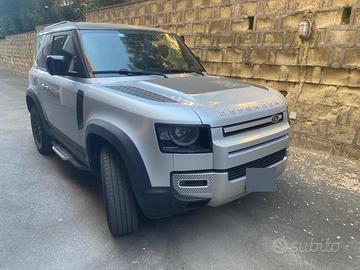 Land Rover Defender 90 3.0d i6 mhev awd 200cv...