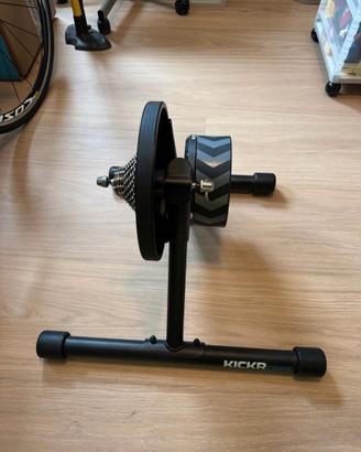 Wahoo KICKR CORE rullo interattivo