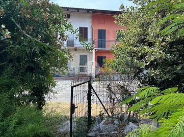 CASA SEMINDIPENDENTE A CASTELLETTO CERVO