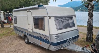 posto garage per roulotte o camper