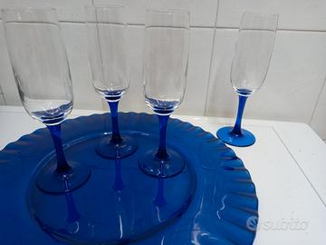 Set di 4 flute blu China con vassoio in tint