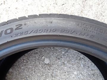 2 gomme invernali hankook 225 40 19