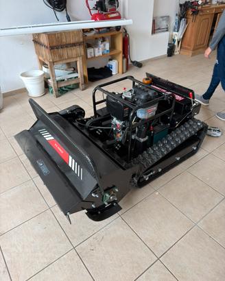 Trinciaerba radiocomandata HT1000 Pro 28HP Diesel