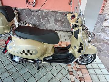vespa 300 GTS 75 TH