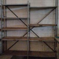 Scaffalatura in metallo