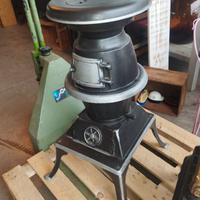 Stufa a legna in ghisa cm 80x50x45 restaurata 