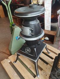 Stufa a legna in ghisa cm 80x50x45 restaurata 