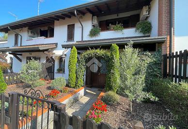 VILLA A SCHIERA A BREGNANO