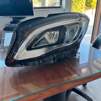 Ricambi fanale anteriore Mercedes Classe GLA 220