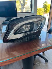 Ricambi fanale anteriore Mercedes Classe GLA 220