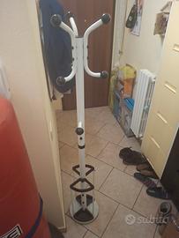 APPENDI ABITI CON PORTA OMBRELLi