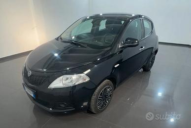 Lancia Ypsilon 1.0 FireFly 5 porte S&S Hybrid Silv