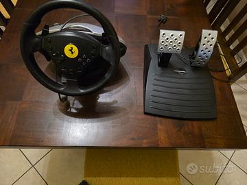 Volante e pedaliera trustmaster