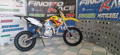 YCF 125 MOTOCROSS
