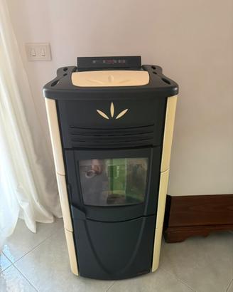 Stufa pellet la nordica mod GRAZIOSA  8KW