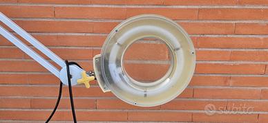 Lampada LED con lente ingrandimento a 5 diottrie