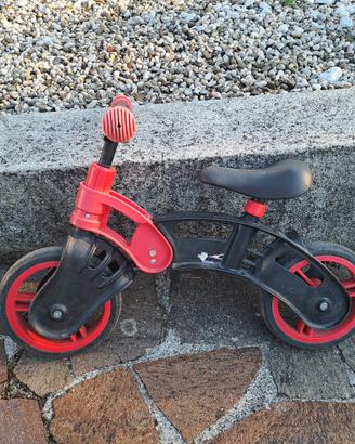 bicicletta senza pedali