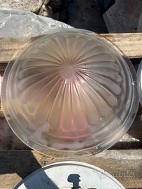 Plafoniere in vetro e lampadario in plastica