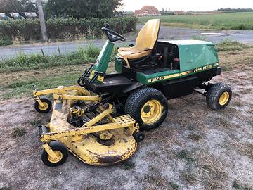 Trattorino tagliaerba John deere